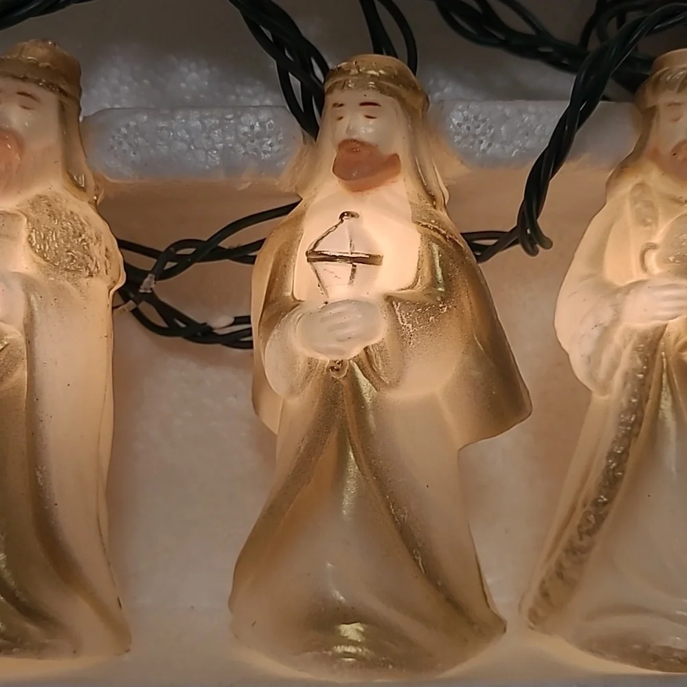 Vintage Christmas Wisemen and Stars Blowmold Light